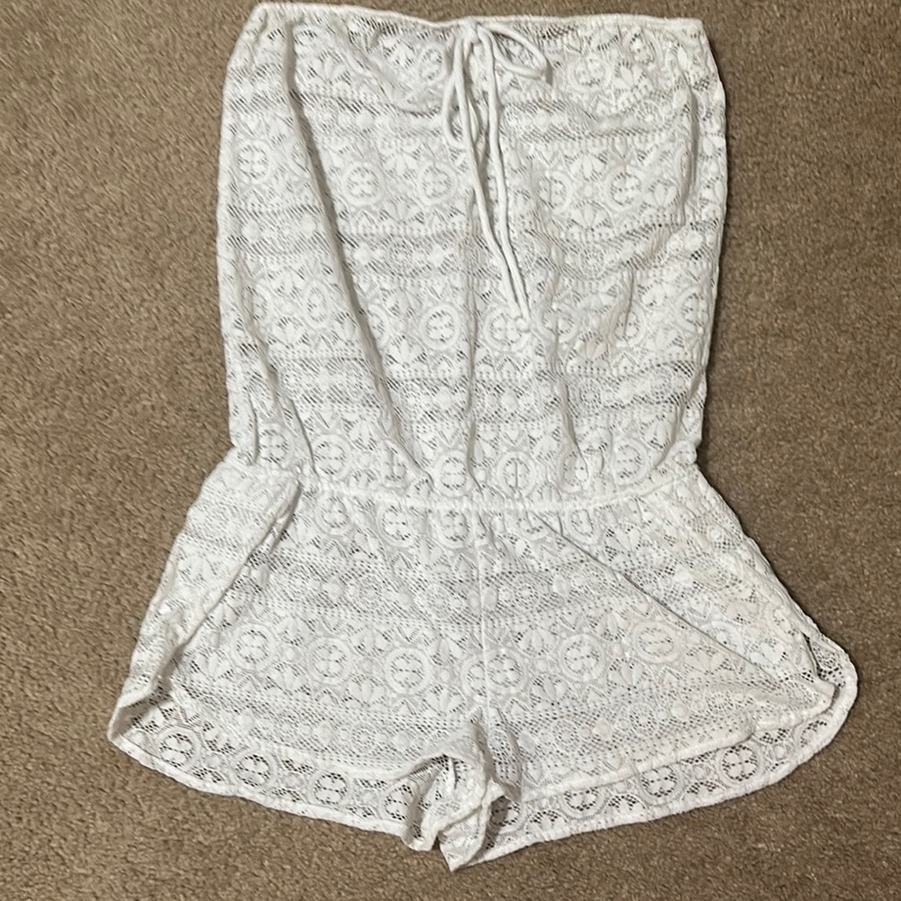 Victoria’s Secret White Lace Strapless Romper - Size M
